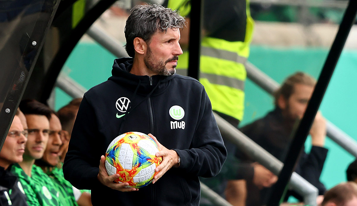 For Mark van Bommel, air is getting thinner after a mistake