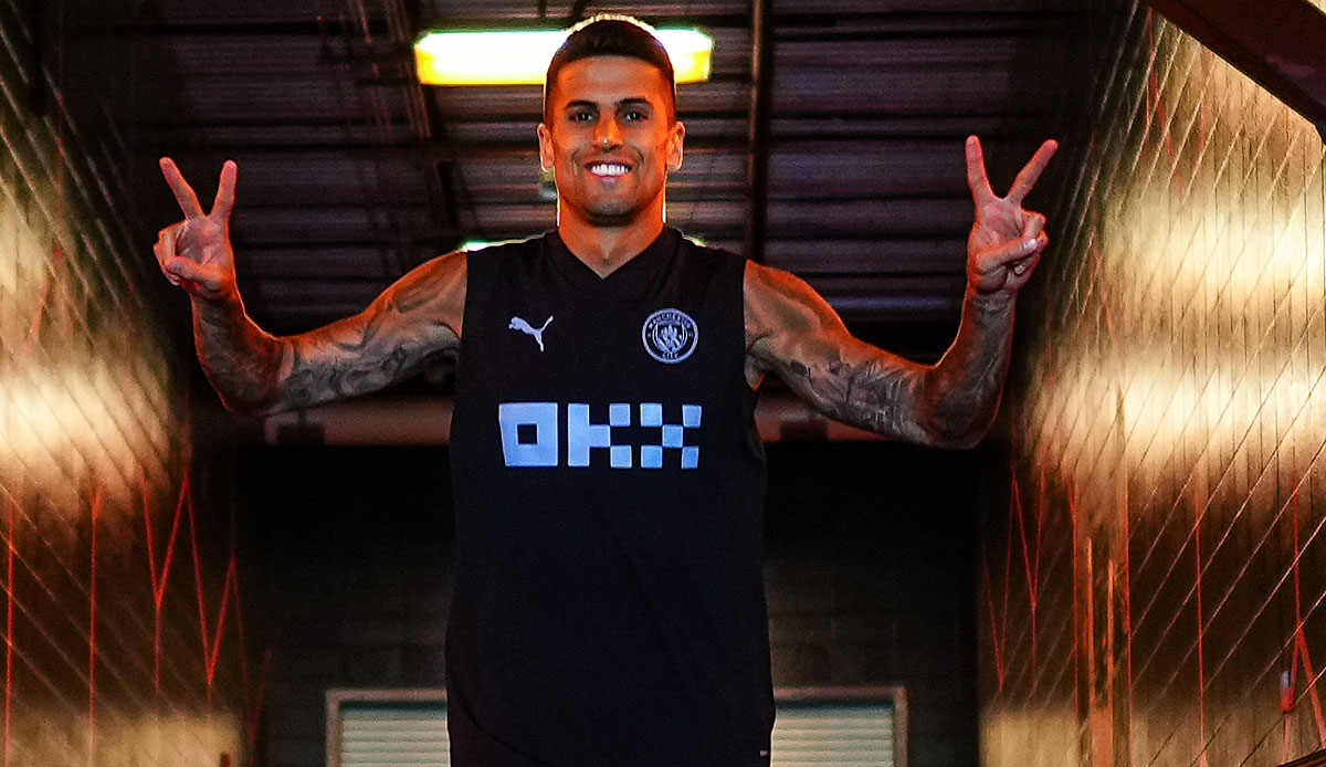 Officially!  Manchester City have a new number 7 in Joao Cancelo