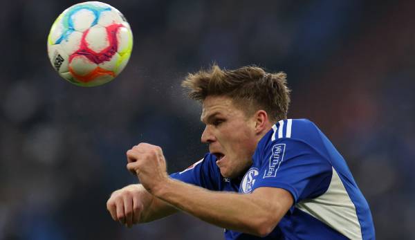 Schalke 04 have to do without their suspended goalscorer Marius Bülter today.